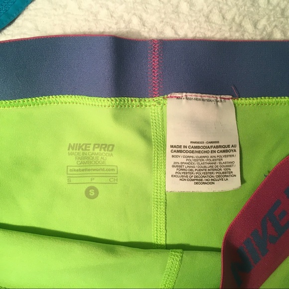 Nike work out shorts sz small - Picture 2 of 3